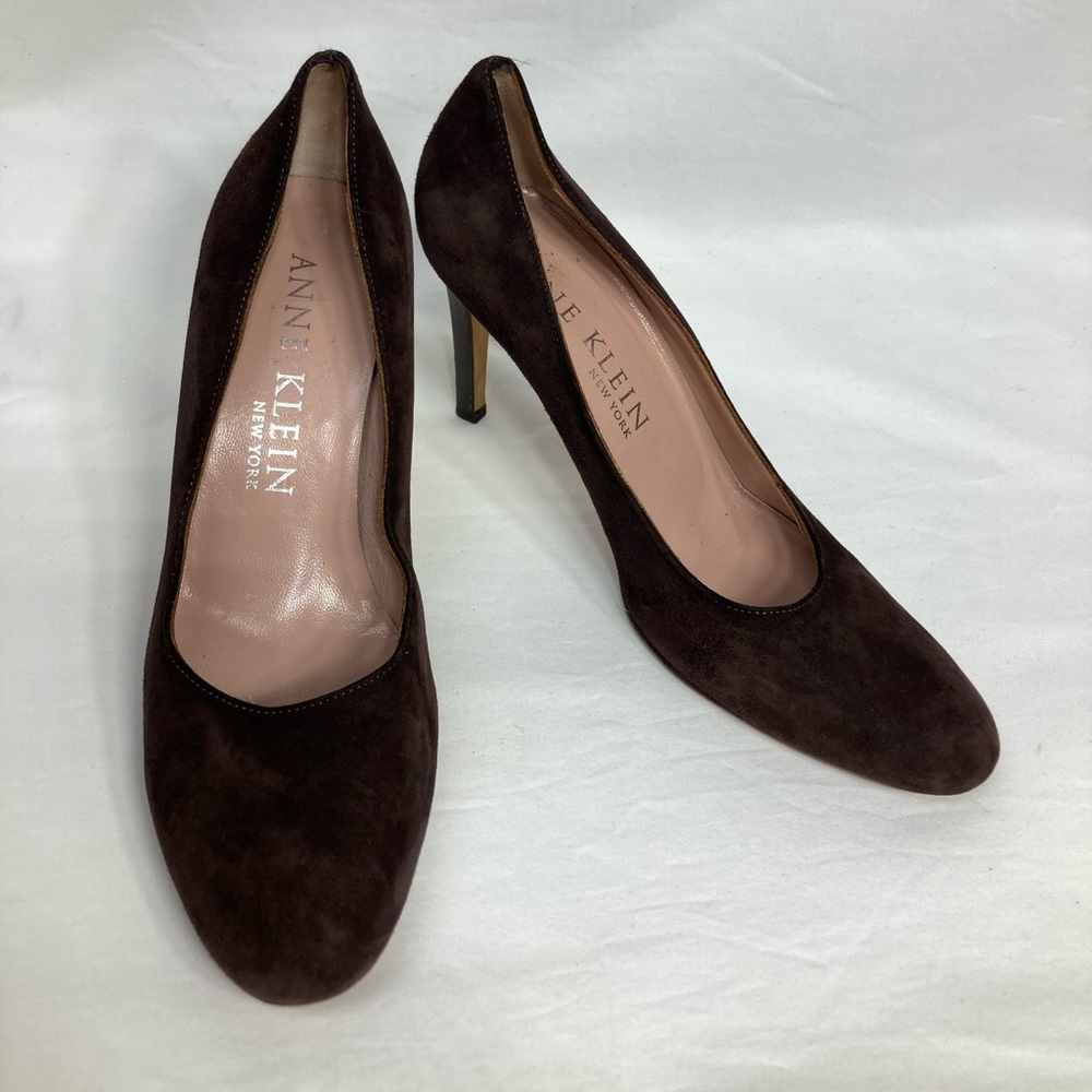 Anne Klein Brown Suede Heels, size 8